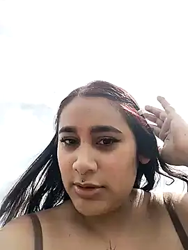 Mia skyy18 online show from June 2026 06:06:01 PM