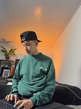 Snapshot of SebastianReed_ chatting on April 2026 01:19:01 AM SebastianReed online show from April 2026 01:19:01 AM