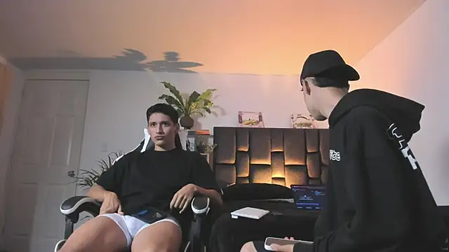 Snapshot of SebastianReed_ chatting on April 2026 06:27:01 AM SebastianReed online show from April 2026 06:27:01 AM