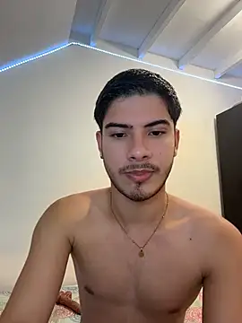 ApoloGray   online show from May 2026 08:16:01 PM