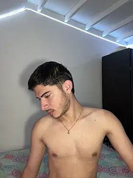 ApoloGray   online show from May 2026 07:23:02 PM