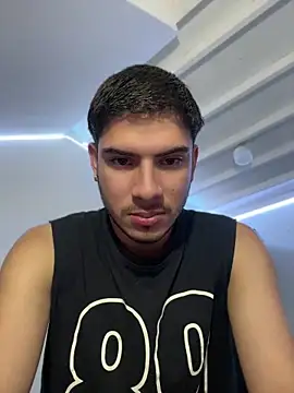 ApoloGray   online show from May 2026 09:56:01 PM