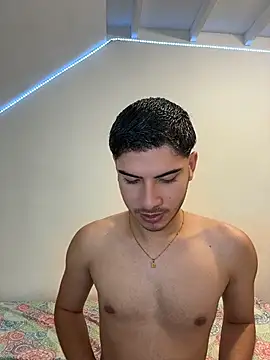 ApoloGray   online show from May 2026 08:14:01 PM