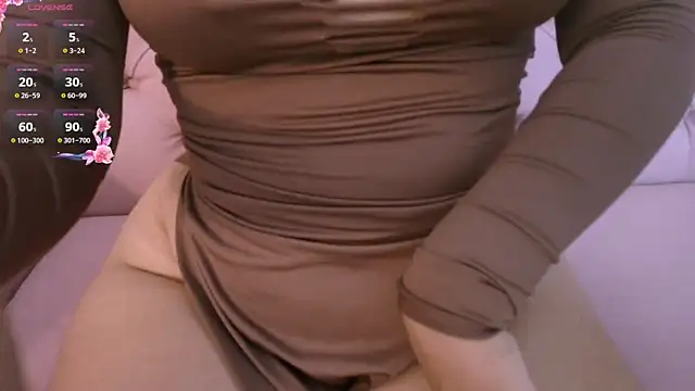 Aminaa Kaarim online show from April 2026 06:56:02 PM