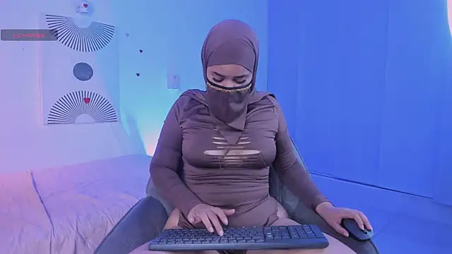 Aminaa Kaarim online show from July 2026 02:12:01 AM