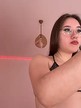 evelynnMiss online show from June 2026 12:32:01 PM