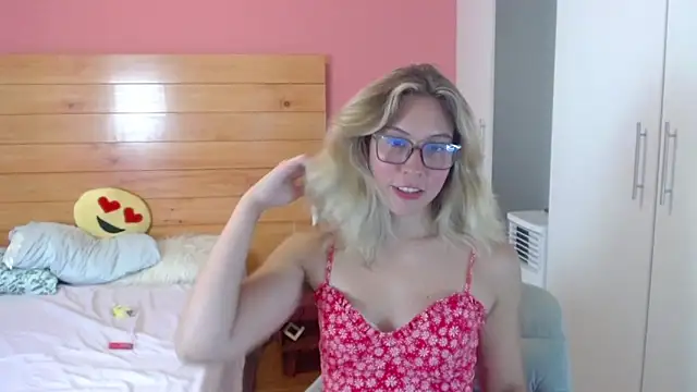 Snapshot of Dulce_Victoria_ chatting on March 2026 12:34:01 AM Dulce Victoria online show from March 2026 12:34:01 AM