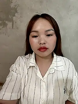 Mina xYx online show from April 2026 02:01:01 AM