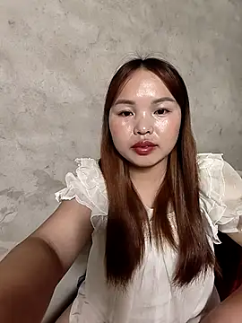 Mina xYx online show from April 2026 12:30:01 PM