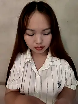 Mina xYx online show from May 2026 03:17:01 PM