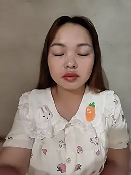 Mina xYx online show from May 2026 04:07:01 PM