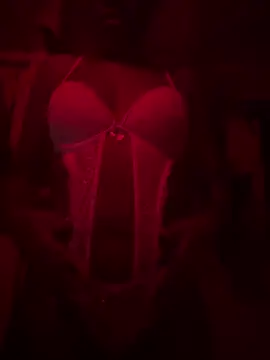 Snapshot of Annie011 chatting on March 2026 03:43:02 AM Annie011 online show from March 2026 03:43:02 AM