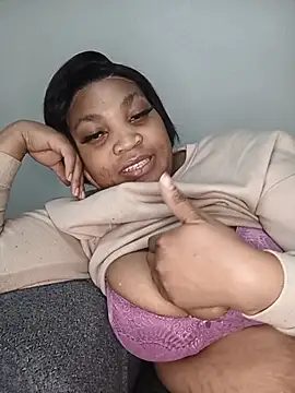 Snapshot of BeverlyQueen15 chatting on May 2026 09:42:02 PM BeverlyQueen15 online show from May 2026 09:42:02 PM