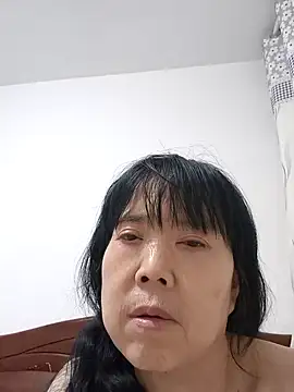 Snapshot of xushour chatting on June 2026 05:18:01 PM xushour online show from June 2026 05:18:01 PM