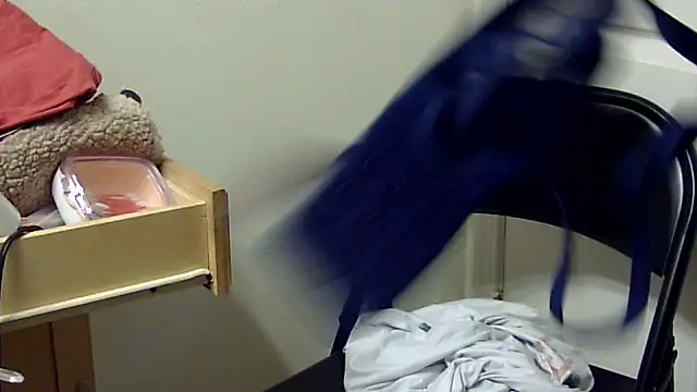 kitty-kitten82 online show from April 2026 04:02:01 PM