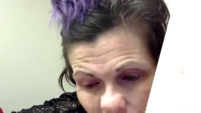 kitty-kitten82 online show from March 2026 03:40:02 AM