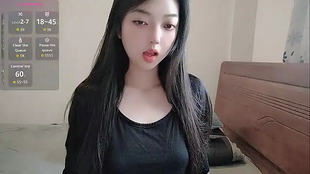 Snapshot of oblakitty_ chatting on May 2026 11:25:04 PM oblakitty online show from May 2026 11:25:04 PM