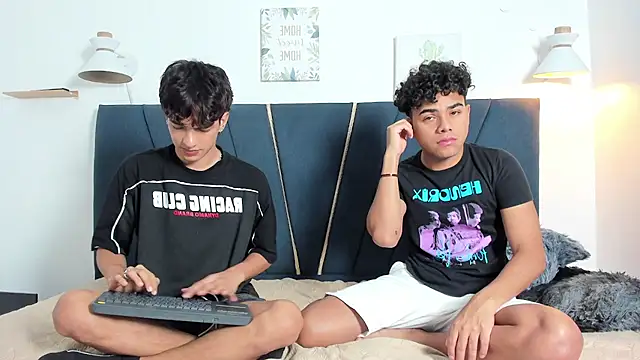 Enzo love18 online show from April 2026 07:25:01 AM