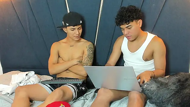 Enzo love18 online show from April 2026 09:54:02 PM