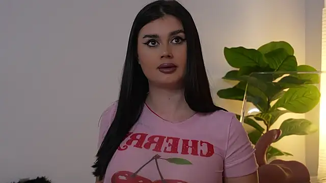 ItsKendra online show from April 2026 01:17:02 PM