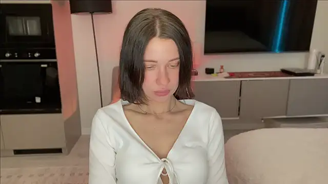 Nicolekira online show from April 2026 08:15:02 PM