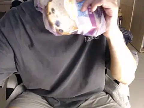 Kent6828 online show from April 2026 03:20:01 PM