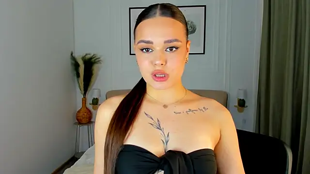 EvaRaider online show from April 2026 01:35:02 PM