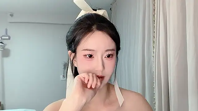 1X-yiyi online show from April 2026 12:32:02 PM