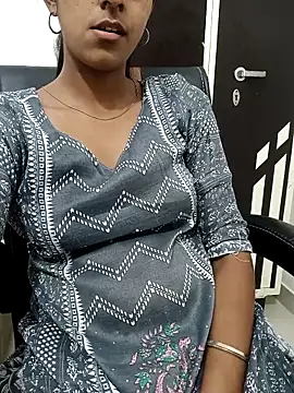 aushi rajput online show from April 2026 06:03:02 PM