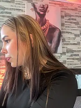 lunacandy 0 online show from April 2026 09:39:33 PM