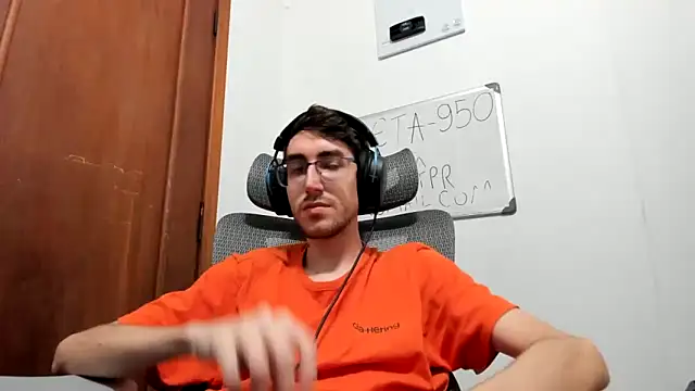 4rthurTV online show from April 2026 06:32:01 PM