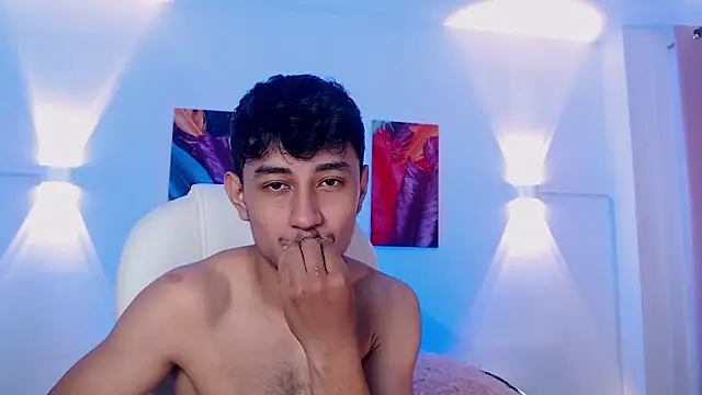 Vezzx online show from March 2026 06:29:02 PM