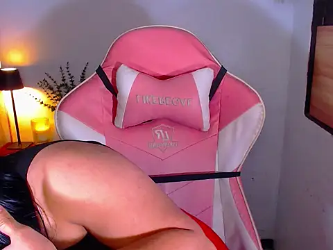 Zandralopez online show from April 2026 07:22:01 AM