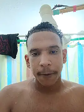 Snapshot of Ron_0101 chatting on July 2026 04:10:02 AM Ron 0101 online show from July 2026 04:10:02 AM