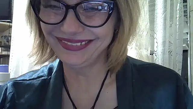 Lia Rayss online show from April 2026 08:22:02 PM