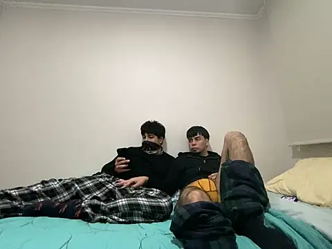 latingaycouple online show from May 2026 02:37:01 AM