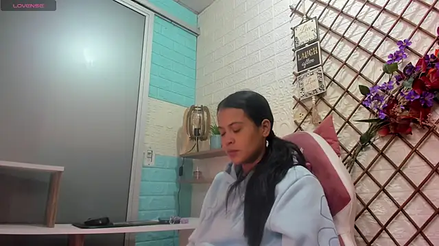 LITTLE-NESSA online show from April 2026 12:02:01 PM