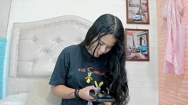 LITTLE-NESSA online show from April 2026 01:36:02 PM