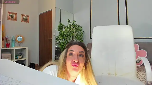 ElyssaVibe online show from March 2026 11:48:02 PM