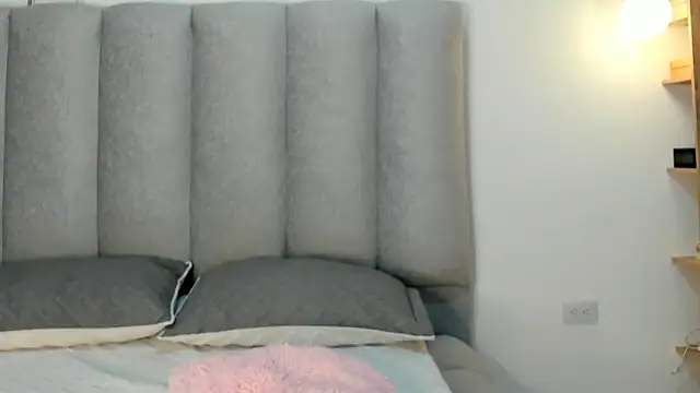 Snapshot of Valentina_lux1 chatting on May 2026 06:40:02 PM Valentina lux1 online show from May 2026 06:40:02 PM