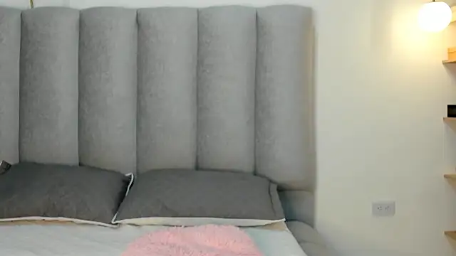 Snapshot of Valentina_lux1 chatting on May 2026 03:44:02 PM Valentina lux1 online show from May 2026 03:44:02 PM