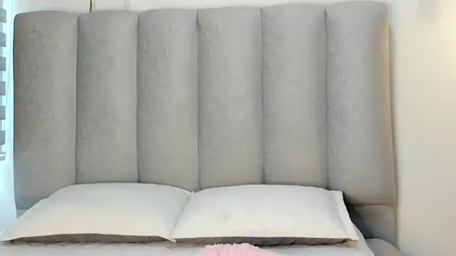 Snapshot of Valentina_lux1 chatting on June 2026 01:55:02 PM Valentina lux1 online show from June 2026 01:55:02 PM
