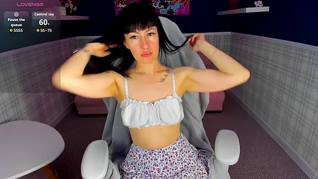Snapshot of Nika_Blaze chatting on May 2026 01:20:02 AM Nika Blaze online show from May 2026 01:20:02 AM
