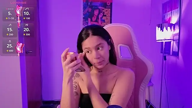 Oliviasims online show from April 2026 10:49:02 PM