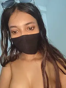 Candyy crushh online show from June 2026 10:59:01 PM
