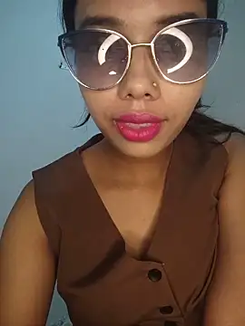Candyy crushh online show from June 2026 10:04:02 PM