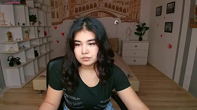 AlicaMayer online show from March 2026 12:27:02 PM