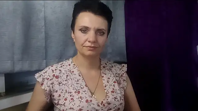 Snapshot of HotMamaQueen234 chatting on July 2026 09:54:01 PM HotMamaQueen234 online show from July 2026 09:54:01 PM