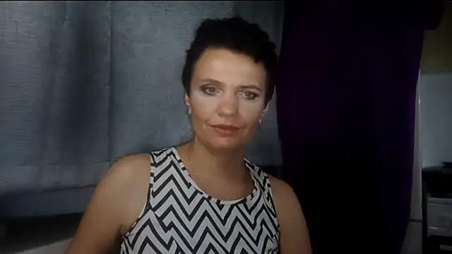 Snapshot of HotMamaQueen234 chatting on August 2026 08:24:02 PM HotMamaQueen234 online show from August 2026 08:24:02 PM