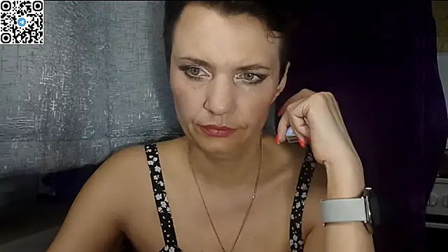 Snapshot of HotMamaQueen234 chatting on May 2026 09:23:02 PM HotMamaQueen234 online show from May 2026 09:23:02 PM